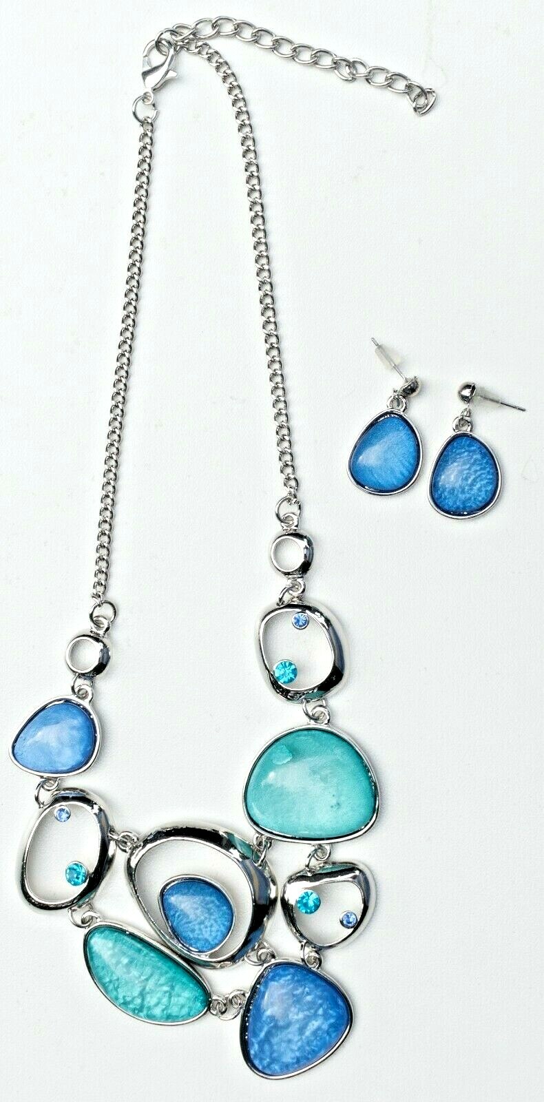 Green & Blue Cabochon & Crystal Silver tone Chain Necklace & Earring Set. NWT