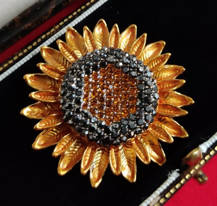 Vintage Style Realistic Sunflower Brooch / Pendant Shawl Pin