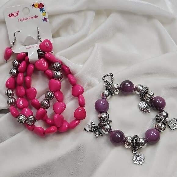 Women’s Teens Set of 4 Bracelets 1 Pair Heart Earrings Pink Purple Silver New!