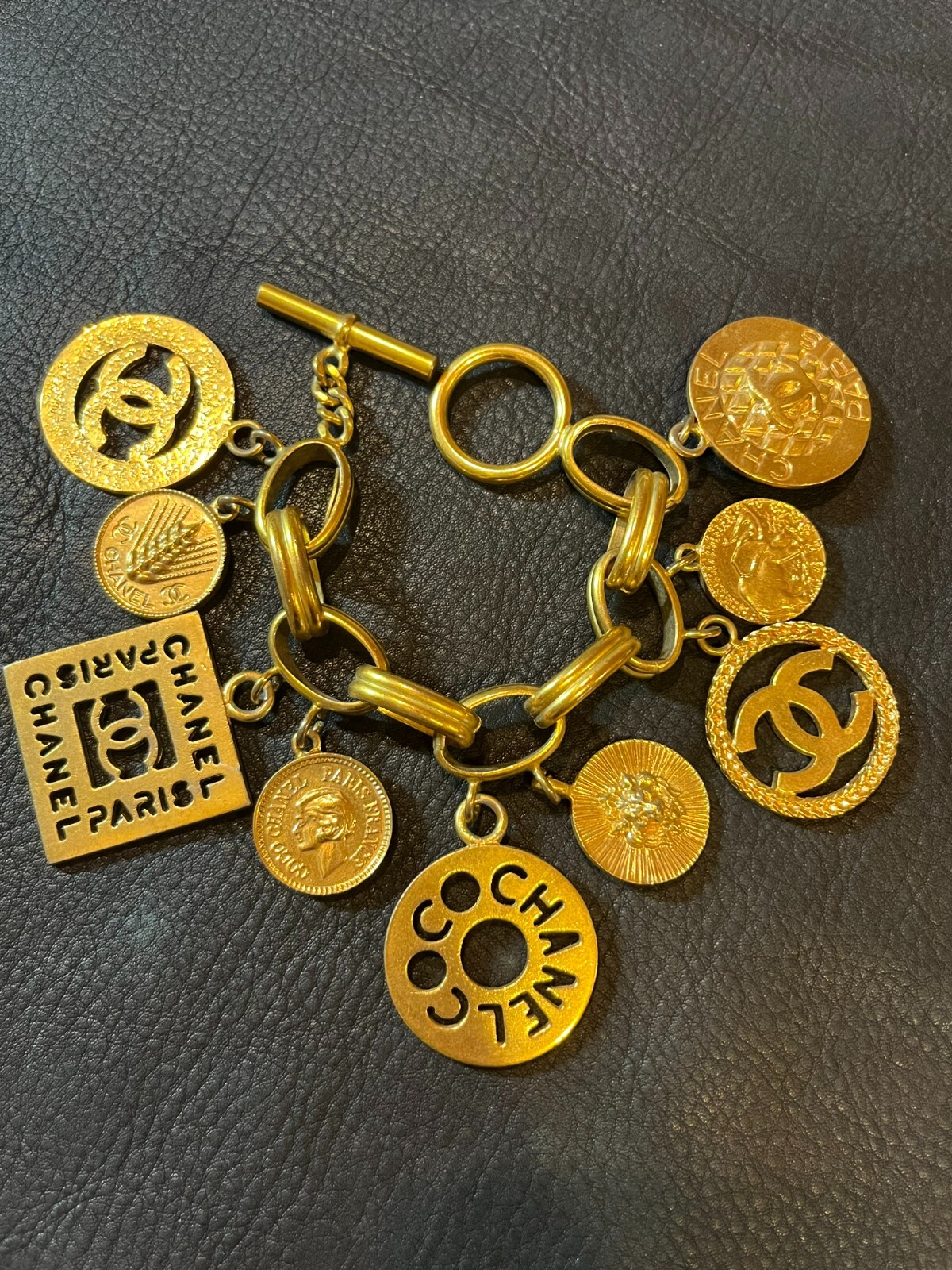 CHANEL Bracelet Bangle AUTH Coco Mark chain Logo Vintage Rare Gold Icon F/S