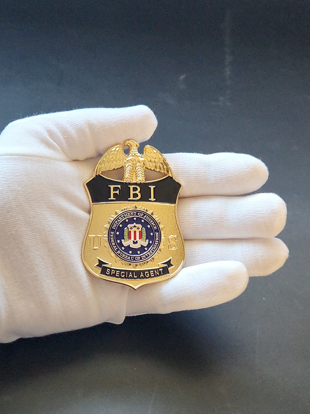 FBI Replica Metal Badge with Holder, for Cosplay, Movie Prop, and Collectors