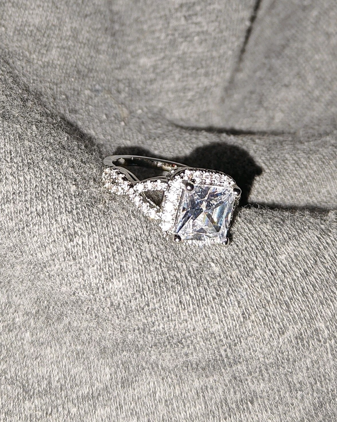 Women’s Silver Ring With CZ Stone, Size 7.5-8, Sparkly…See Pics :)