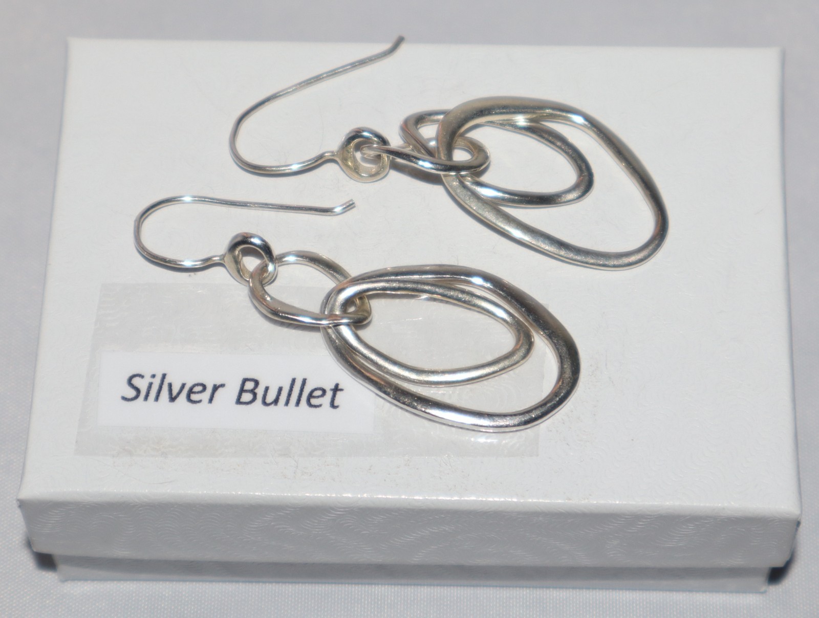 Silpada Silver Modernist Intertwined Oval Loop Drop Earrings W1487 – not perfect