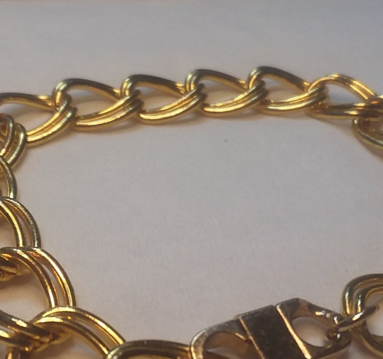 7 ” Double Link Gold Tone Chain W/ Unique Fold Over Clasp Bracelet 03-01-2026