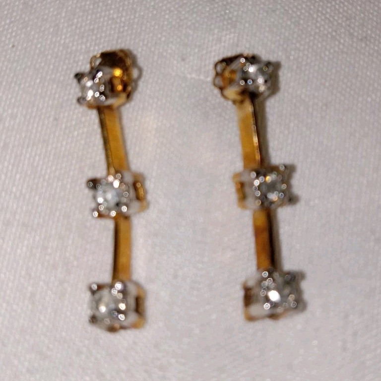 Gold 10k Necklace Pendant & Matching Earrings 3 grams