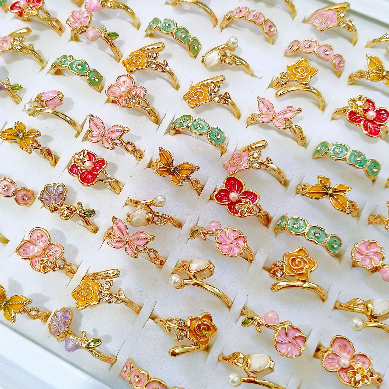 Wholesale 50Pcs Mixed Rings Dripping Rhinestone Flower Alloy Women Jewelry