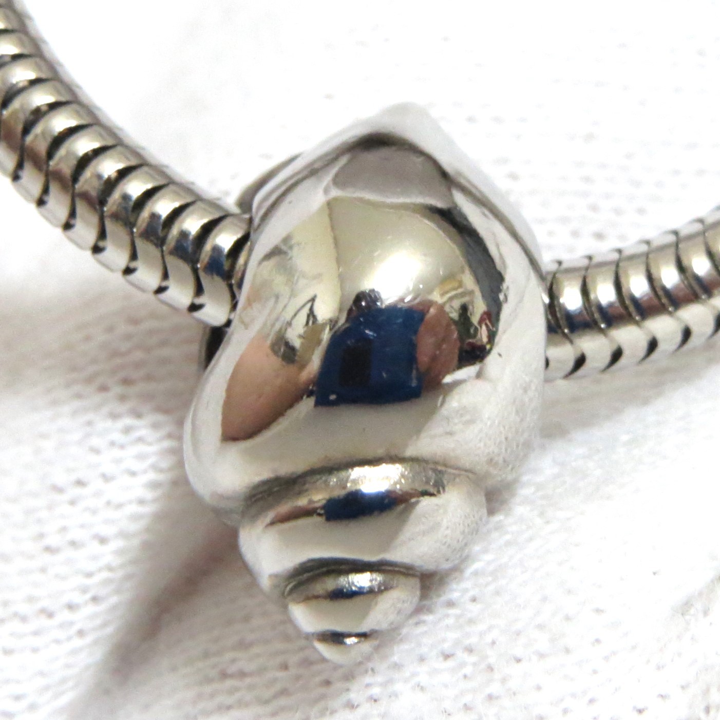 Auth Loewe Shell Charm Pendant Necklace Snake Chain Silvertone 40cm/15.7″ Good i
