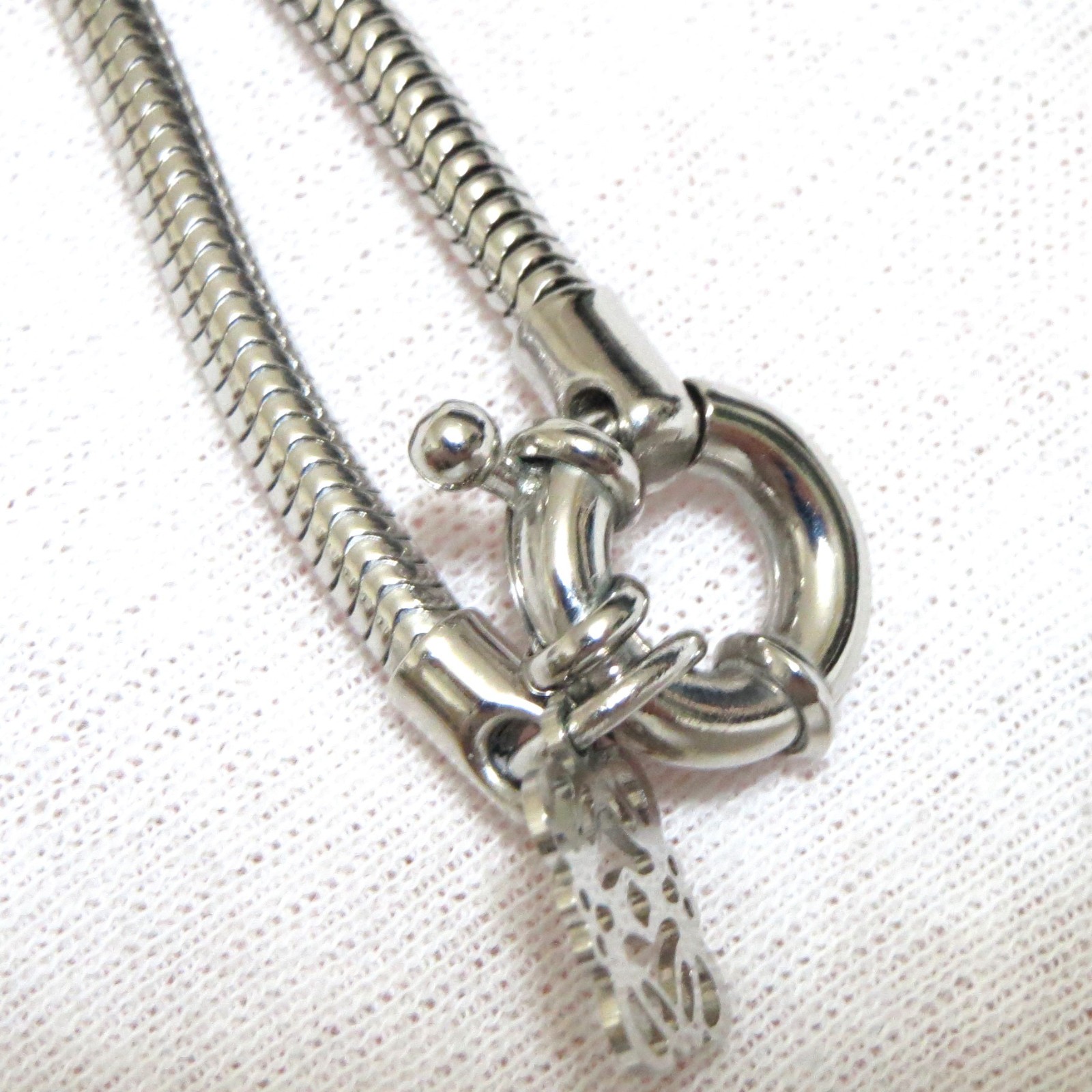Auth Loewe Shell Charm Pendant Necklace Snake Chain Silvertone 40cm/15.7″ Good i