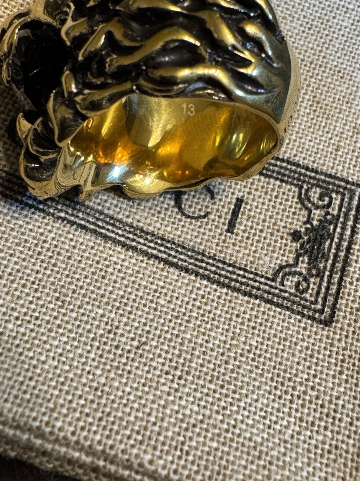 New Authentic Gucci Lion Head Ring Black Stone Size IT 13 / US 6.5