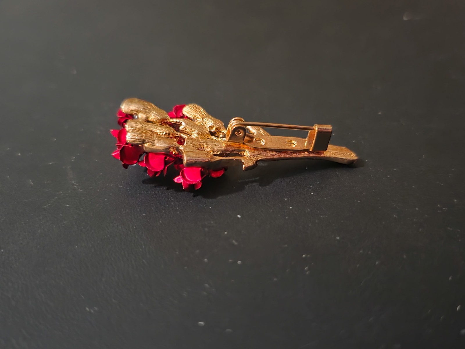 Red Flower Gold Tone Metal Floral Brooch for Women